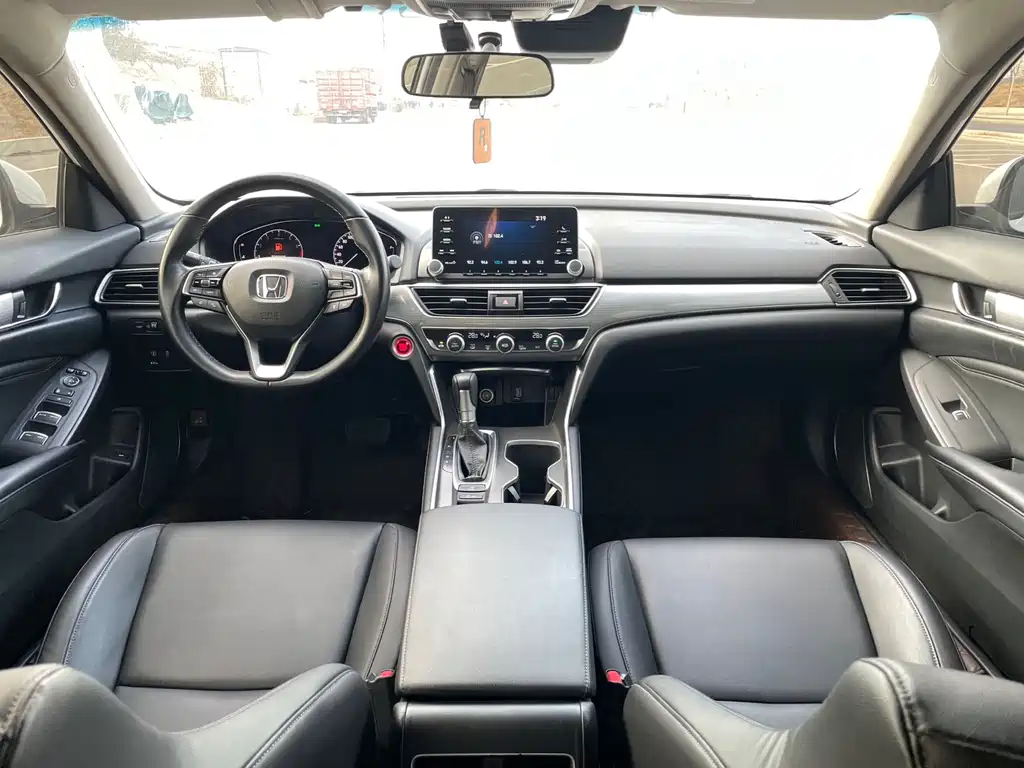 Honda Accord — фото 19