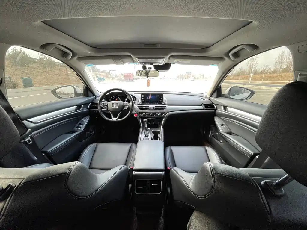 Honda Accord — фото 20