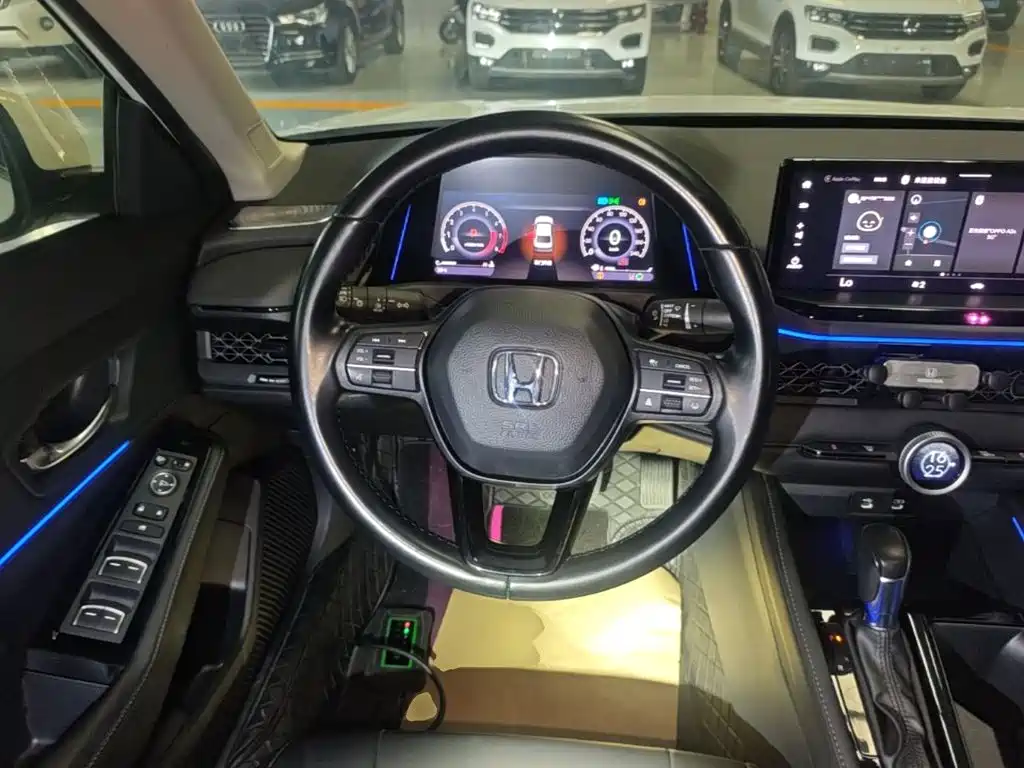 Honda Accord — фото 11