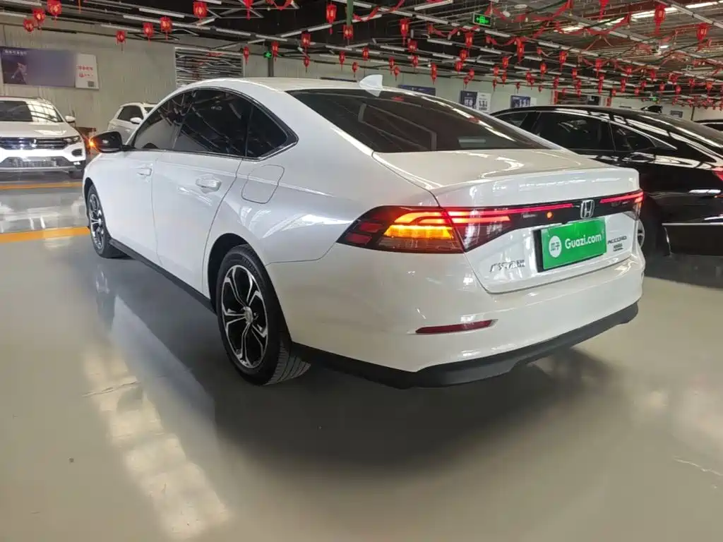Honda Accord — фото 5