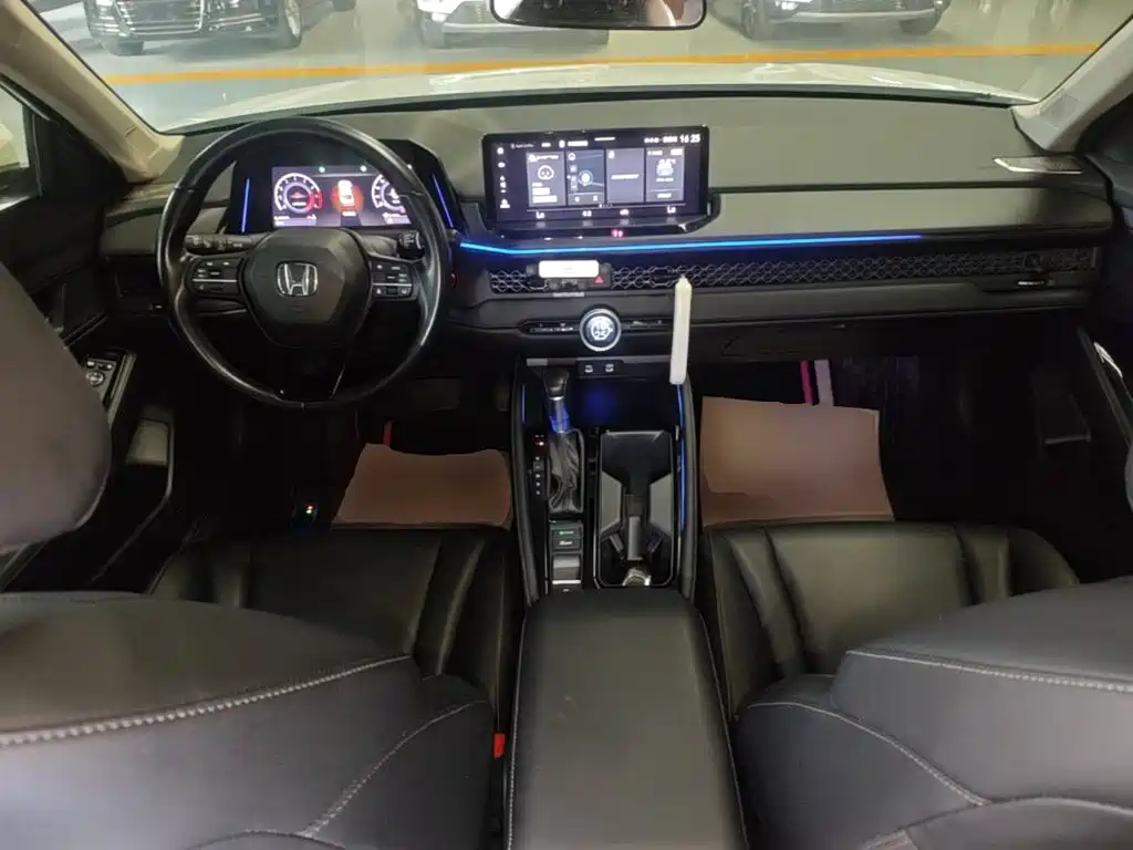 Honda Accord — фото 10