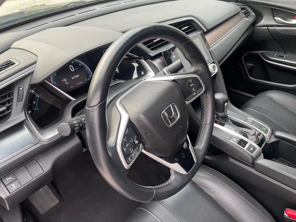 Honda Civic — фото 15