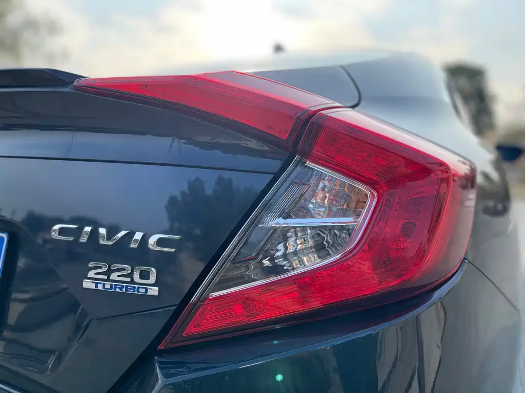 Honda Civic — фото 17