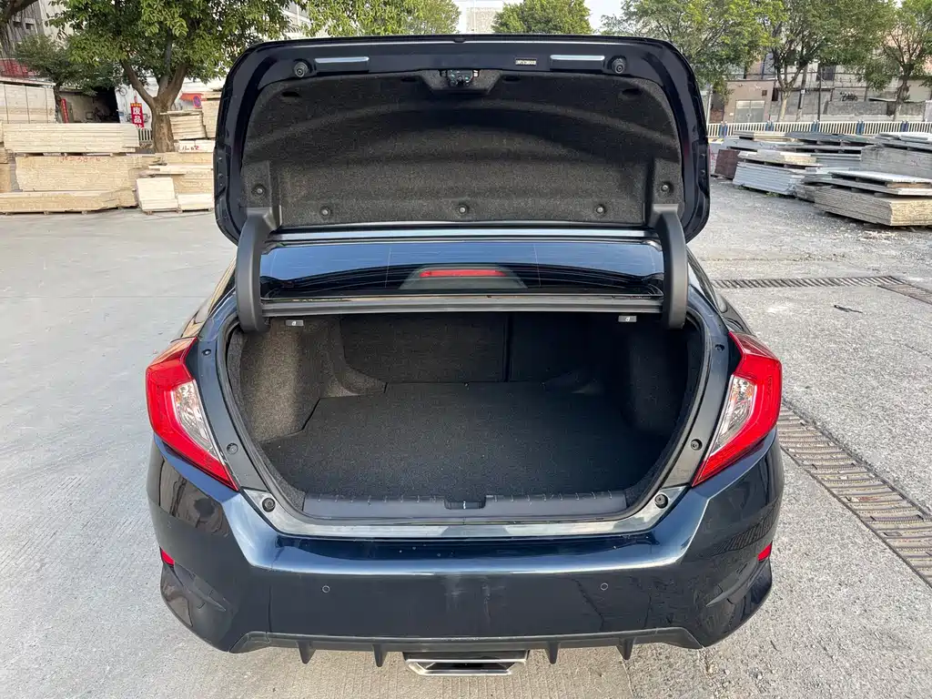 Honda Civic — фото 18