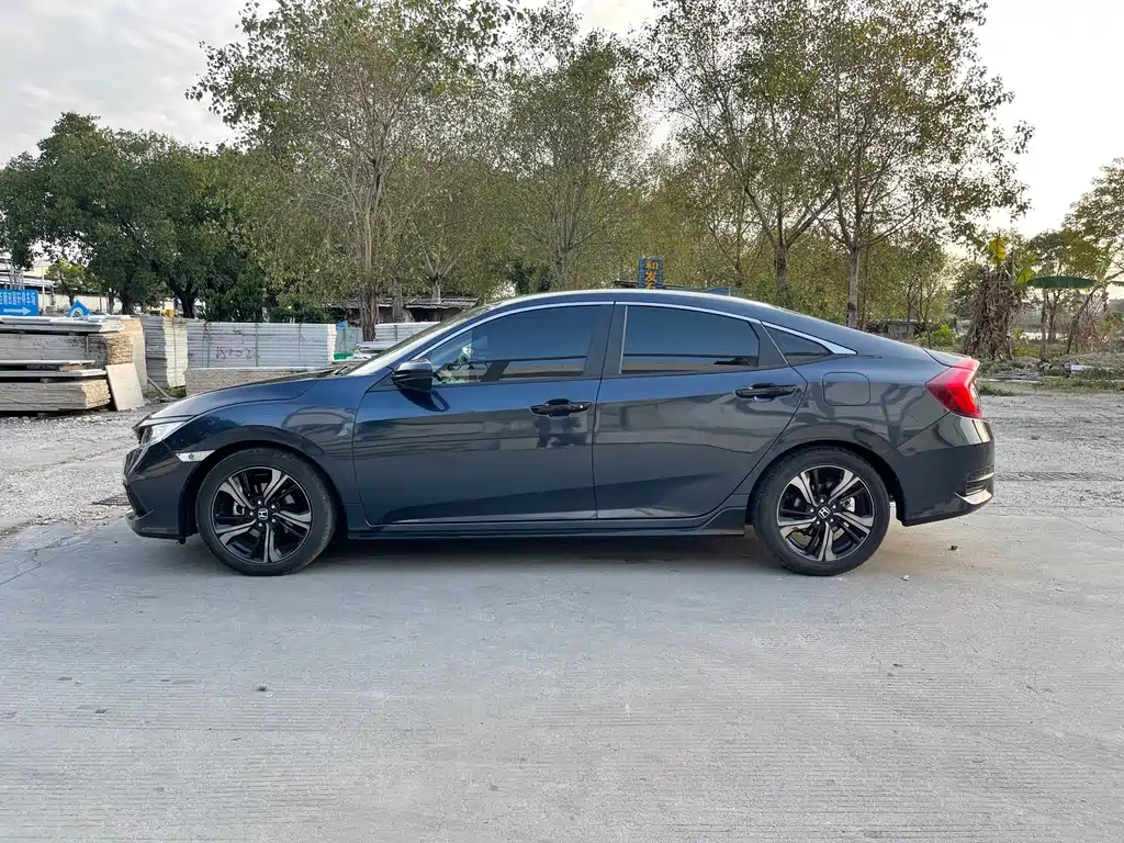 Honda Civic — фото 5