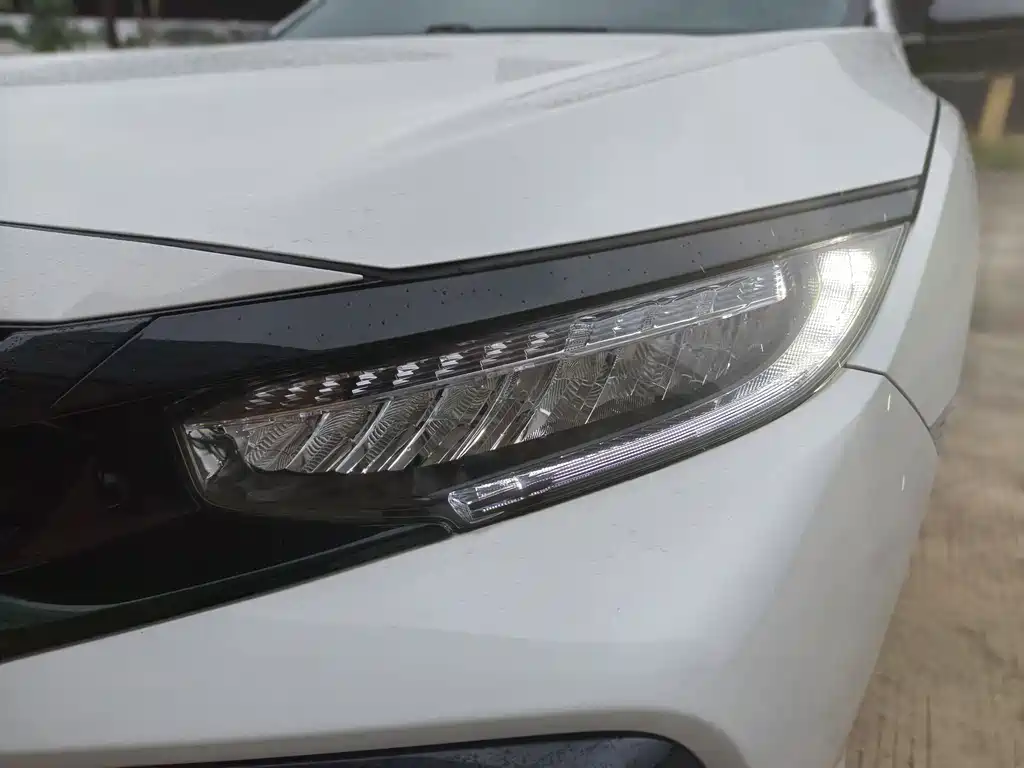 Honda Civic — фото 17