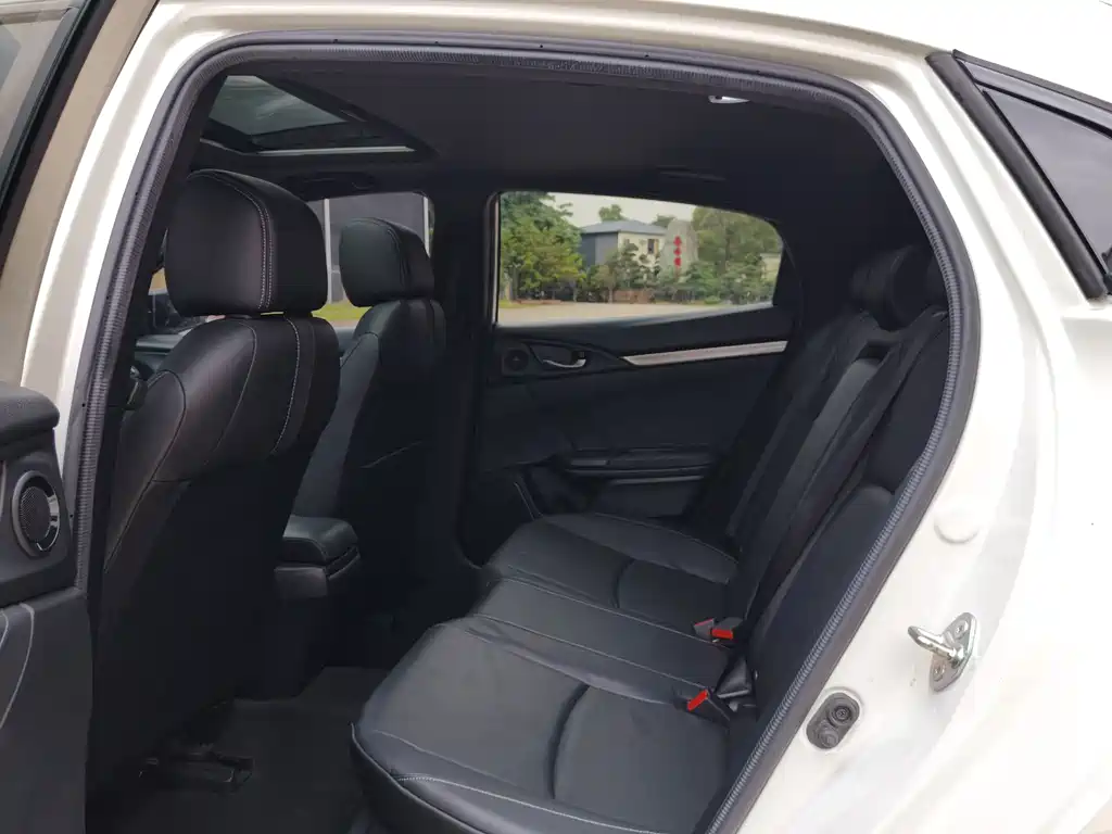 Honda Civic — фото 10