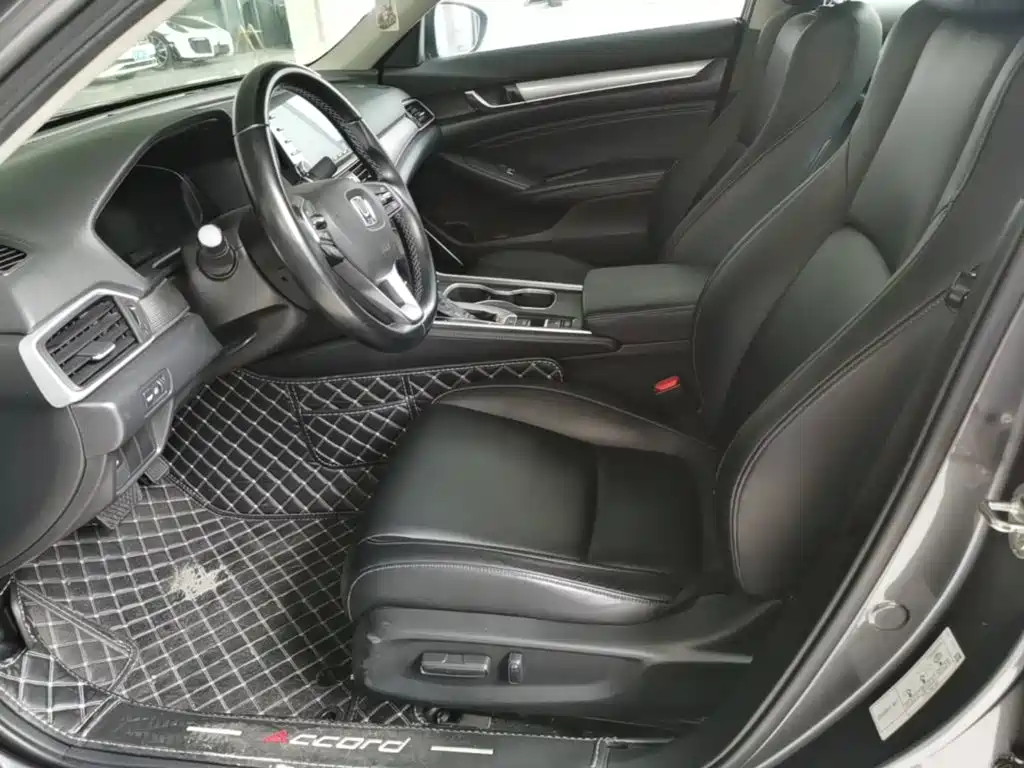 Honda Accord — фото 15