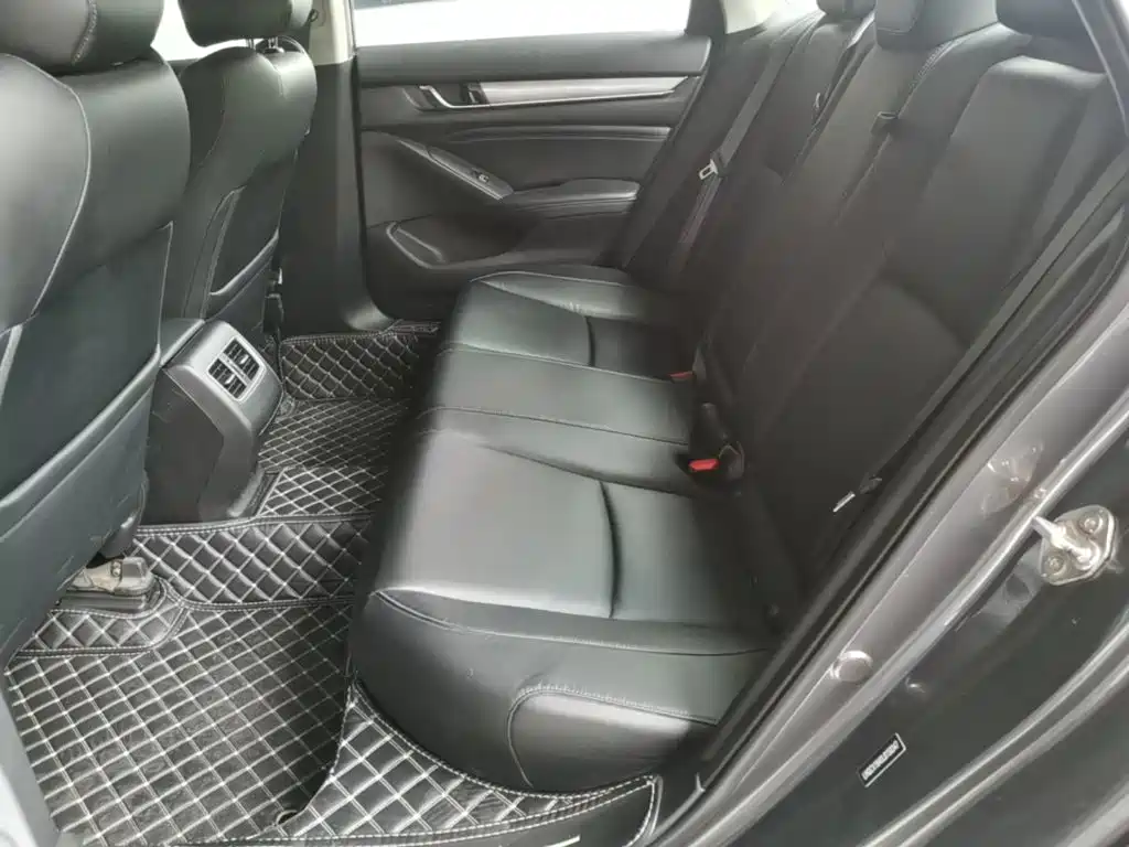 Honda Accord — фото 17