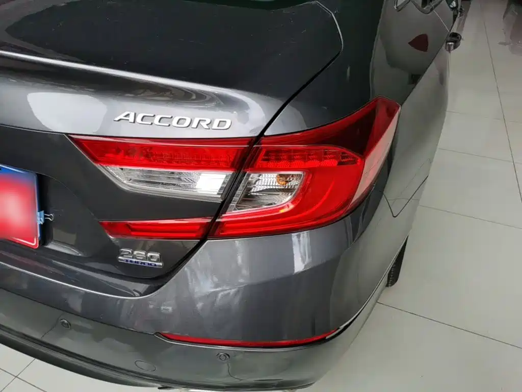 Honda Accord — фото 8