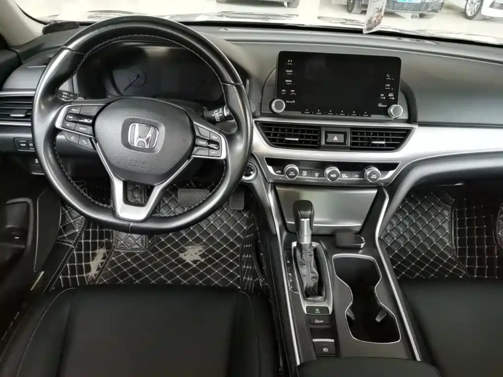 Honda Accord — фото 10