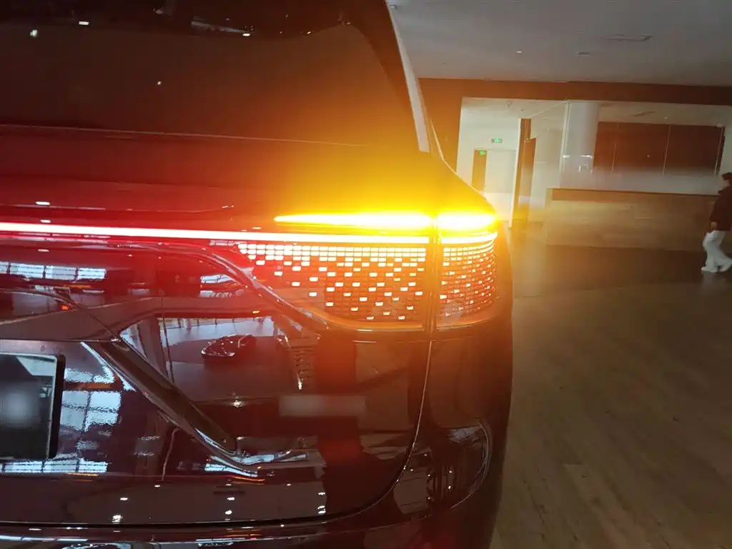 AITO AITO M9 — фото 8