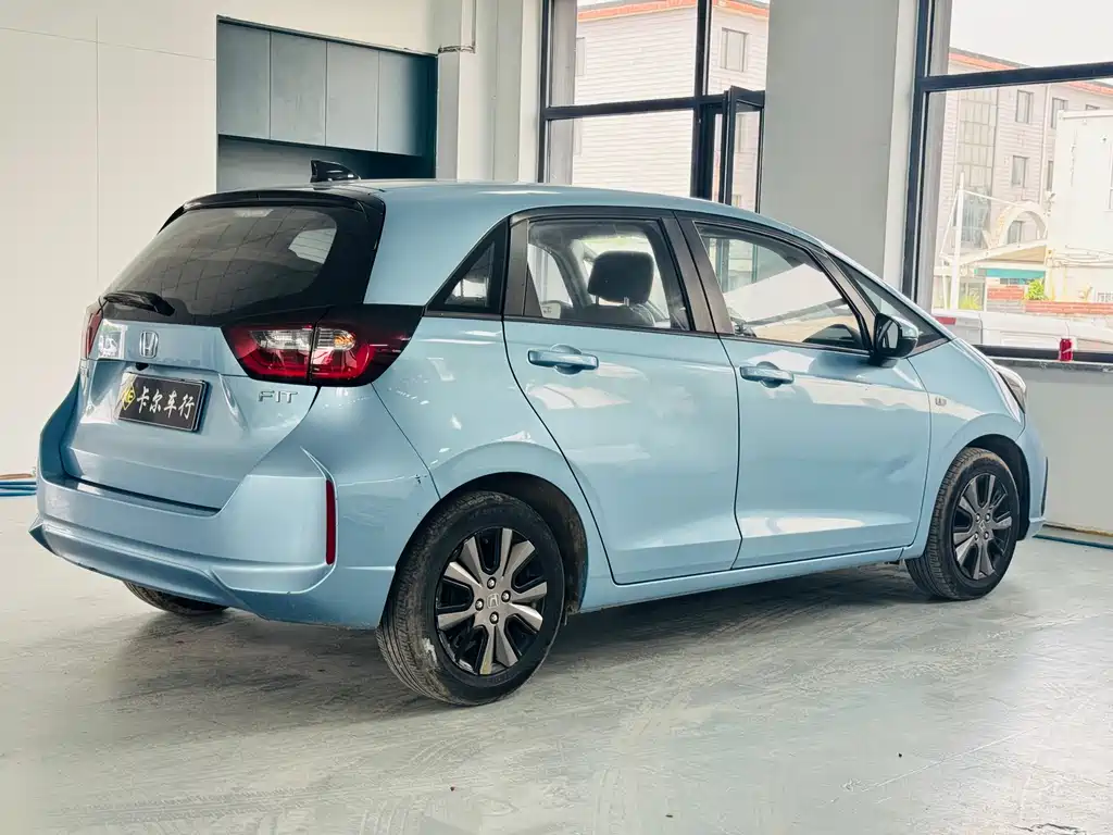 Honda Fit — фото 7