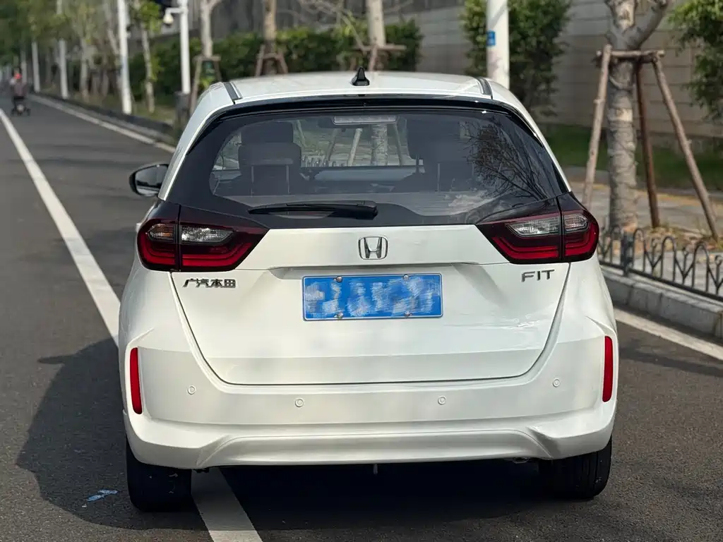 Honda Fit — фото 4
