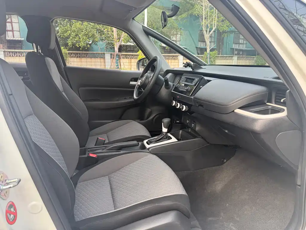 Honda Fit — фото 5