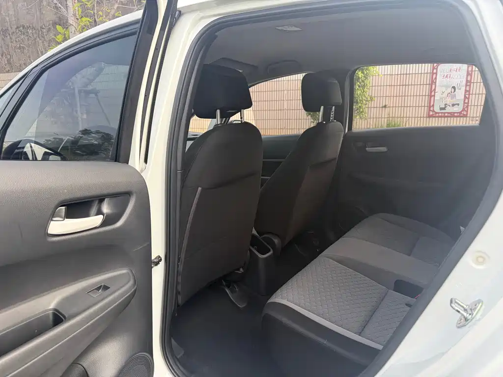 Honda Fit — фото 8