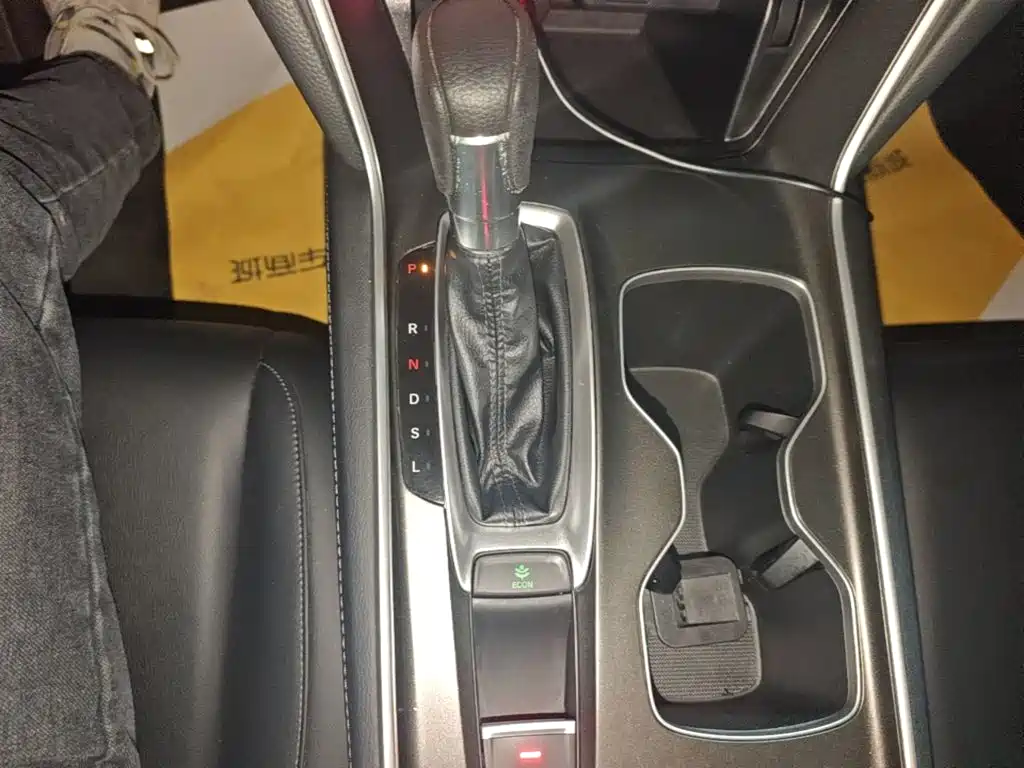 Honda Accord — фото 14