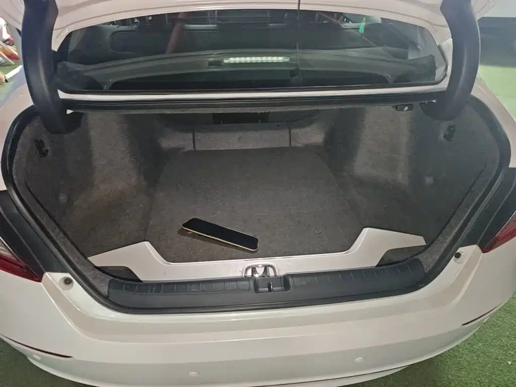 Honda Accord — фото 19