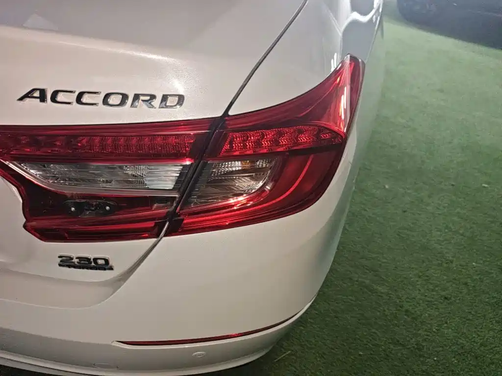 Honda Accord — фото 8