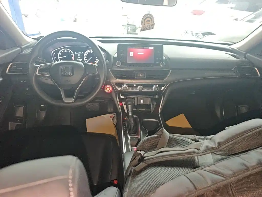 Honda Accord — фото 10