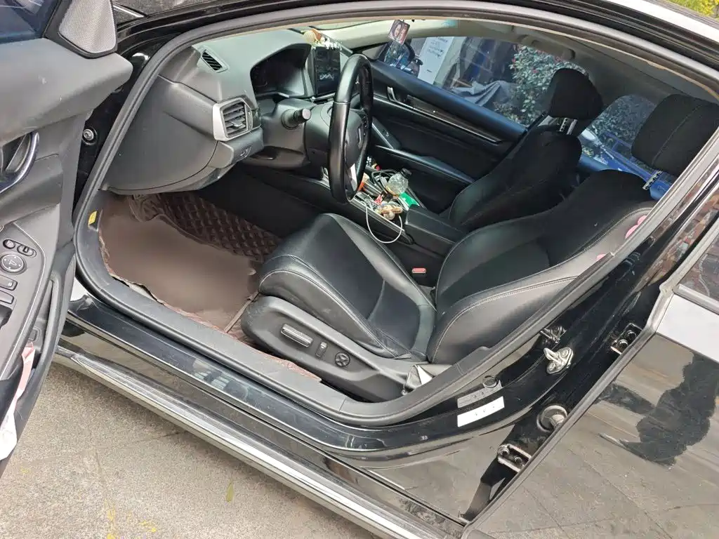 Honda Accord — фото 8