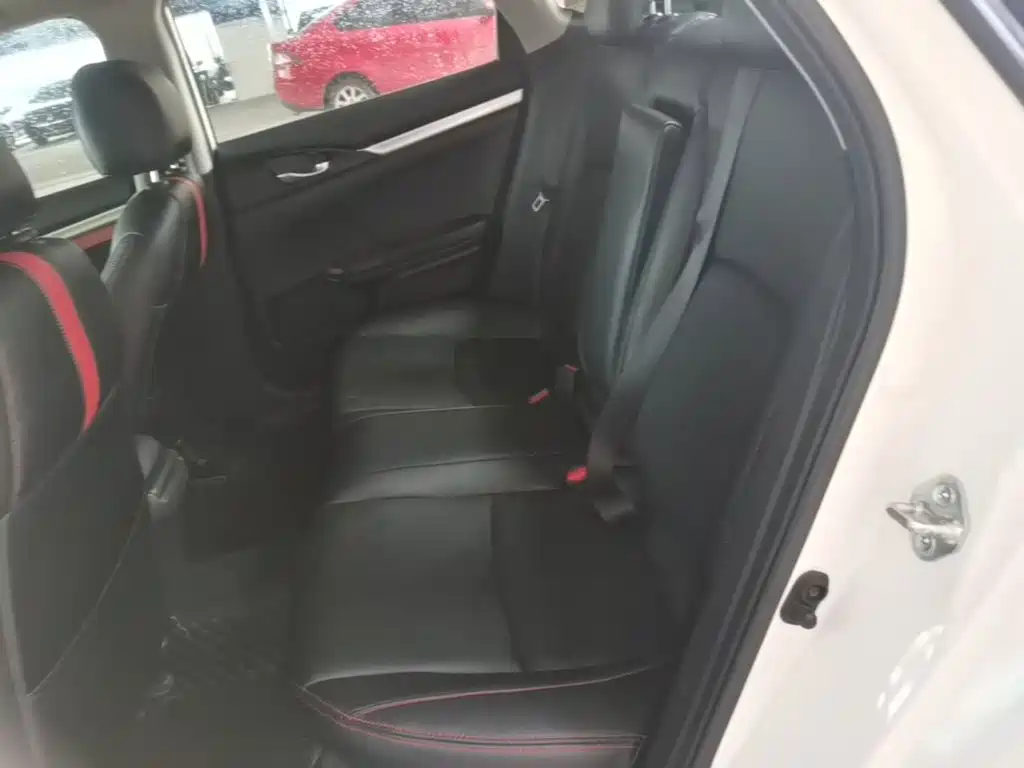 Honda Civic — фото 17