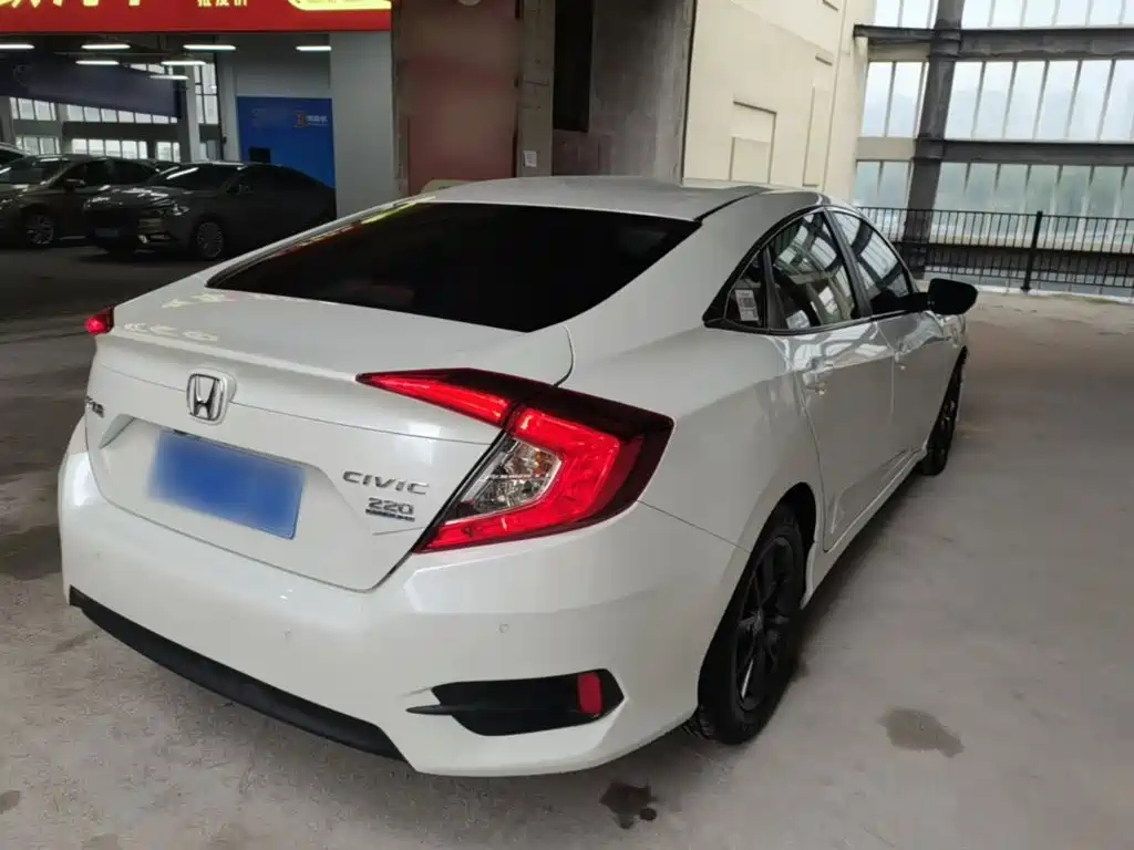 Honda Civic — фото 7