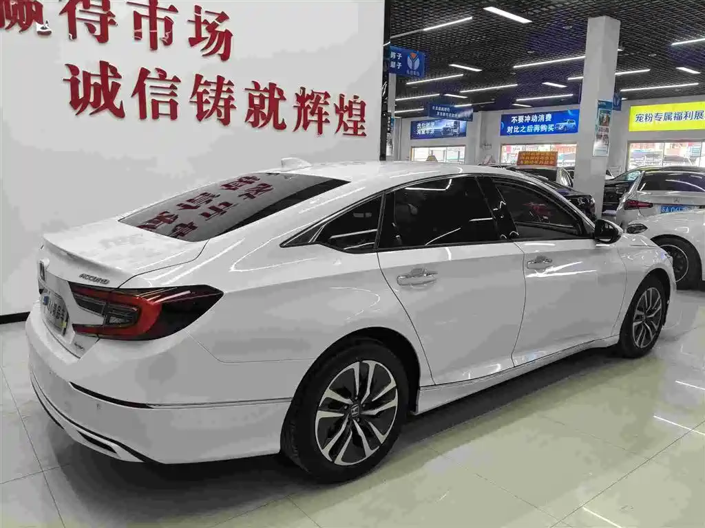 Honda Accord — фото 6