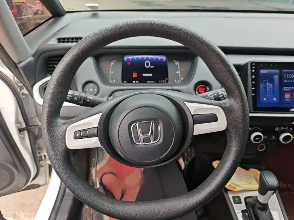 Honda Fit — фото 11