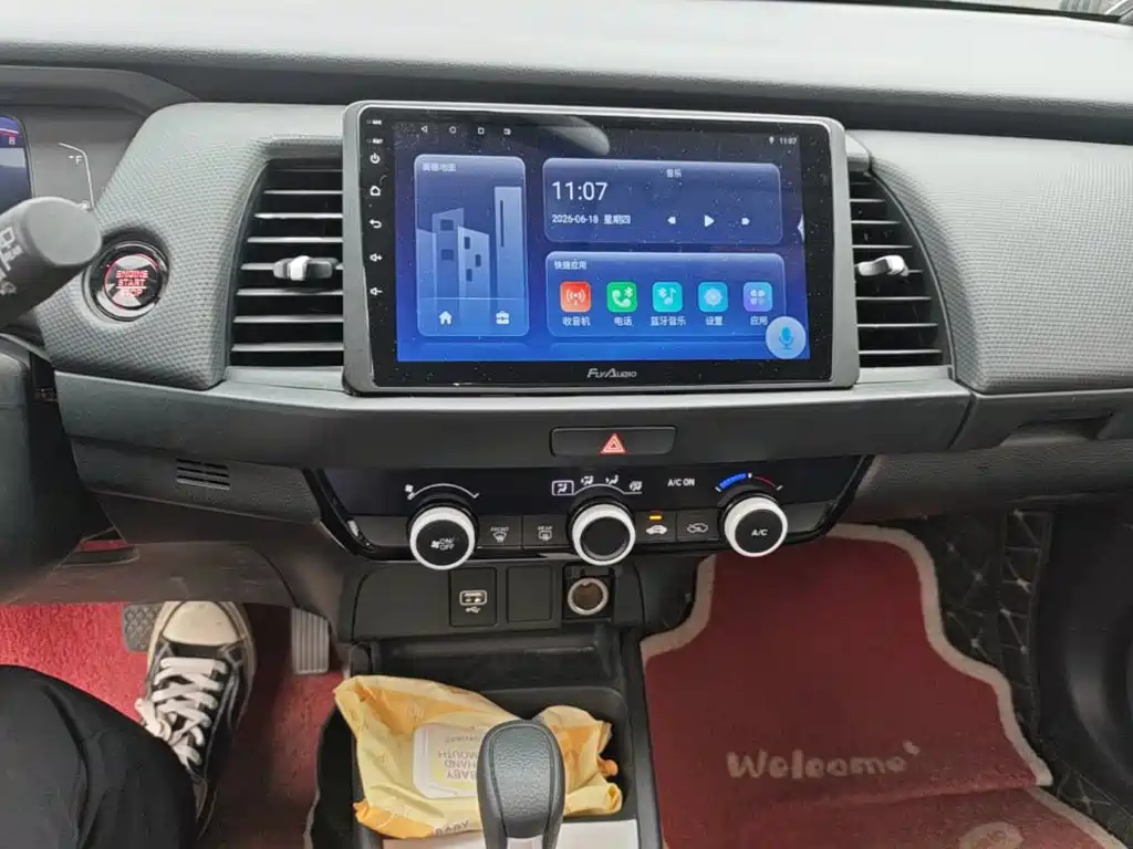 Honda Fit — фото 13