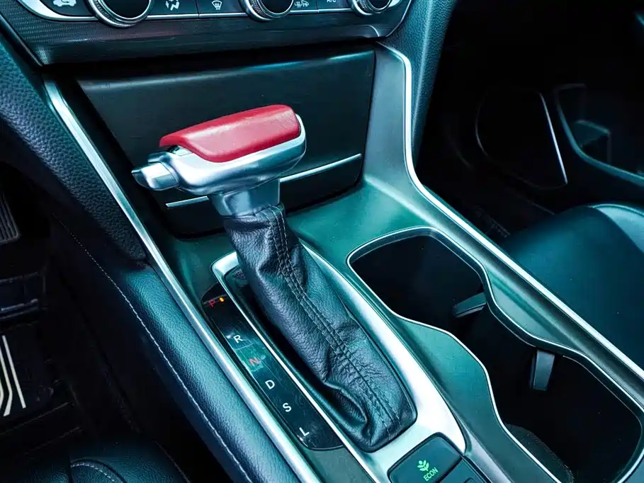 Honda Accord — фото 13