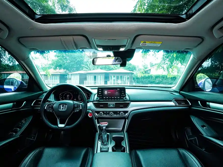 Honda Accord — фото 9
