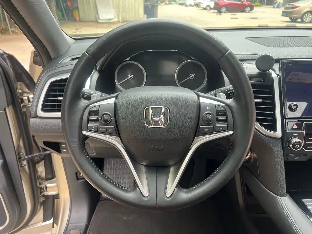 Honda UR-V — фото 10
