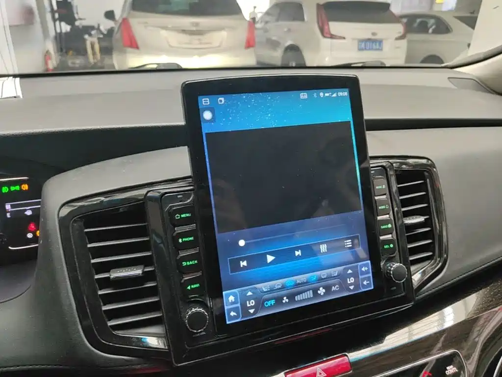 Honda Odyssey — фото 13