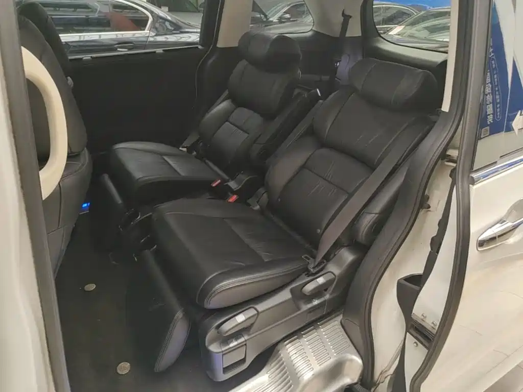 Honda Odyssey — фото 17