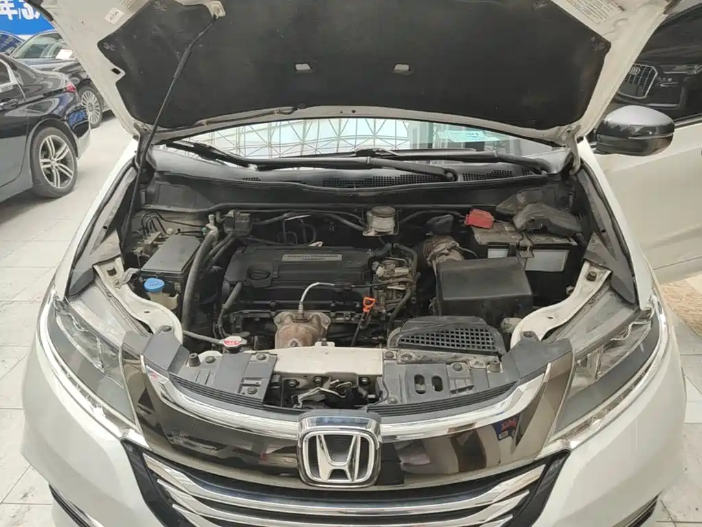 Honda Odyssey — фото 20