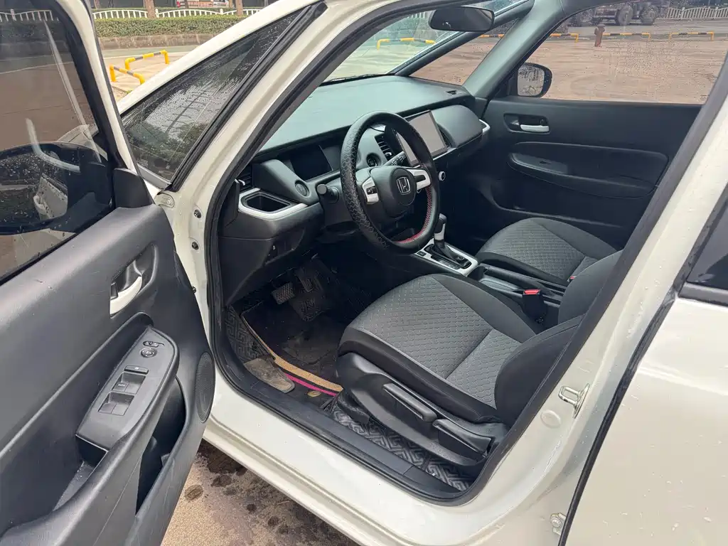Honda Fit — фото 8