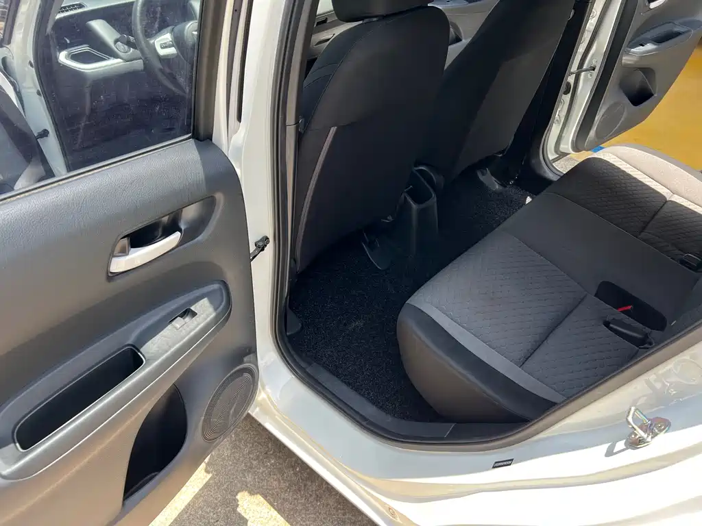 Honda Fit — фото 9