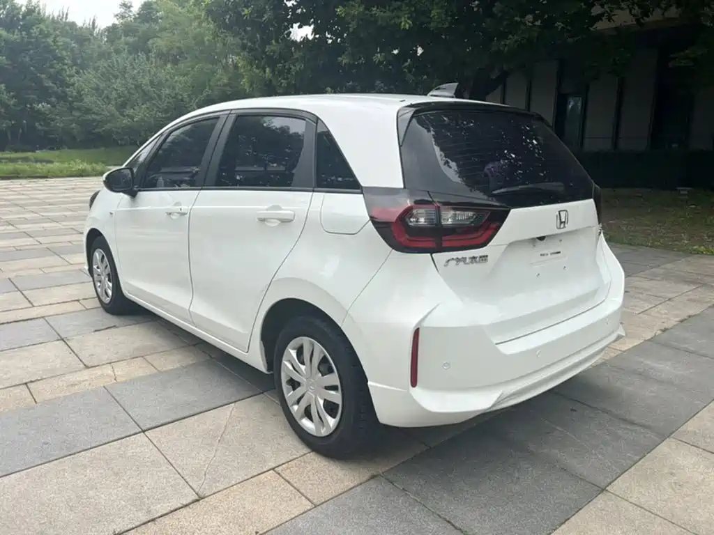 Honda Fit — фото 9