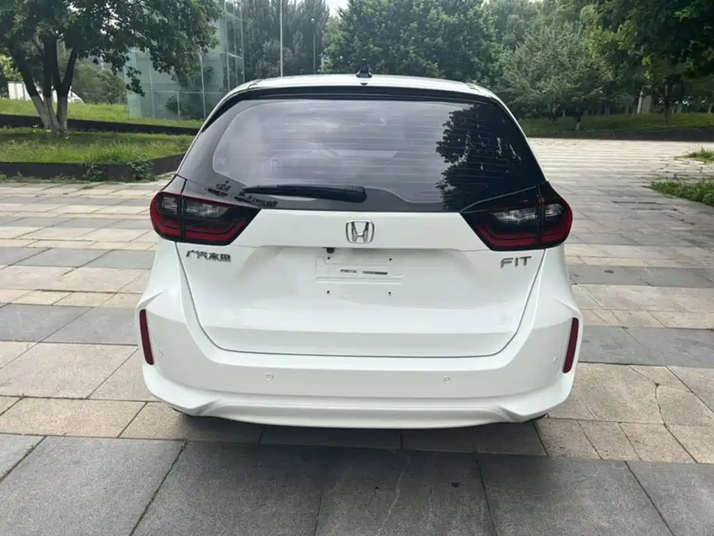 Honda Fit — фото 10