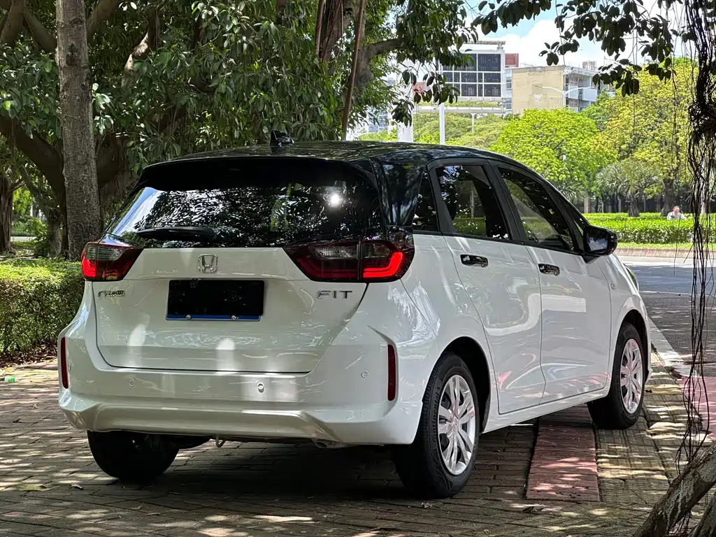 Honda Fit — фото 4