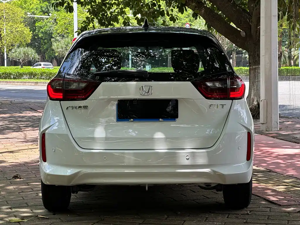 Honda Fit — фото 5