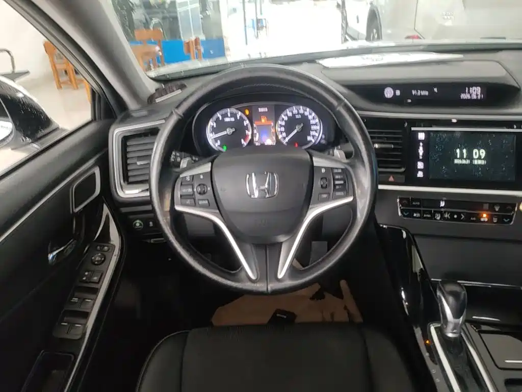 Honda Spirior — фото 11