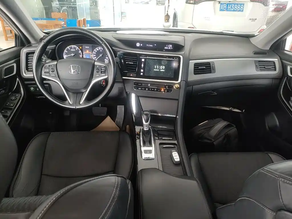 Honda Spirior — фото 10