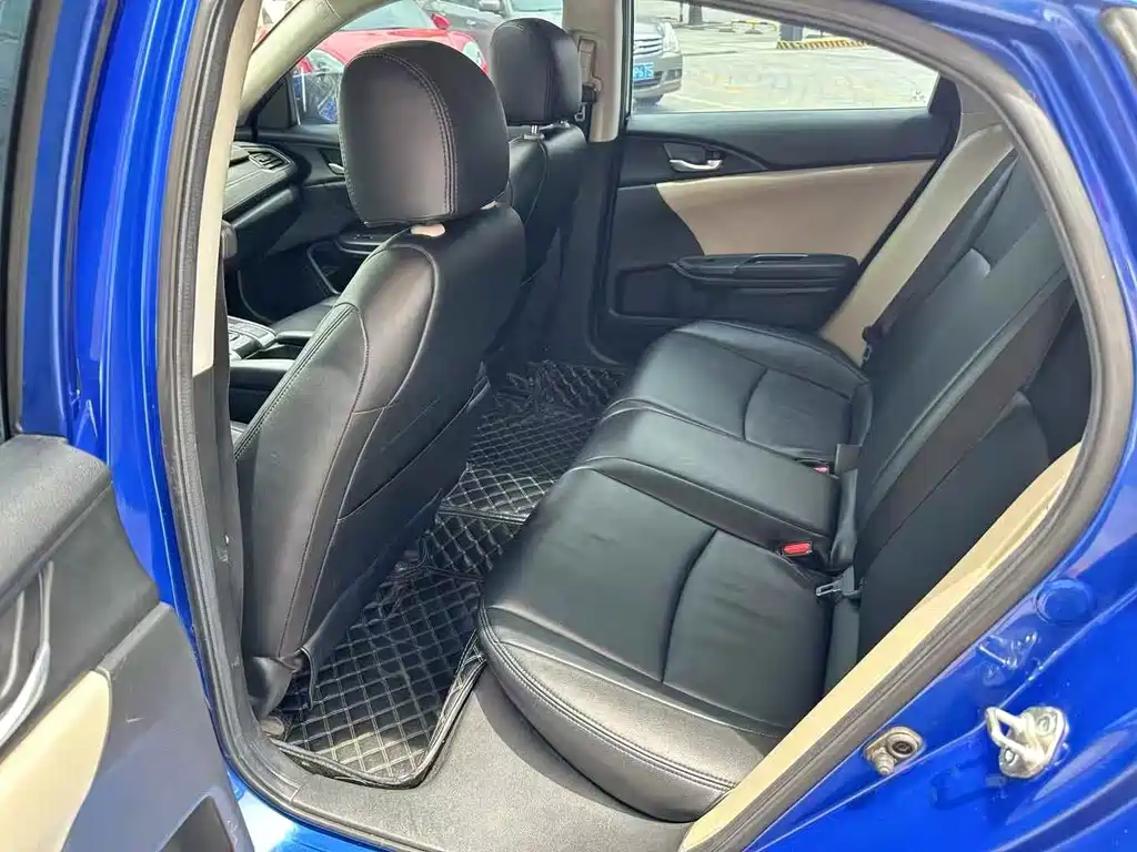 Honda Civic — фото 6