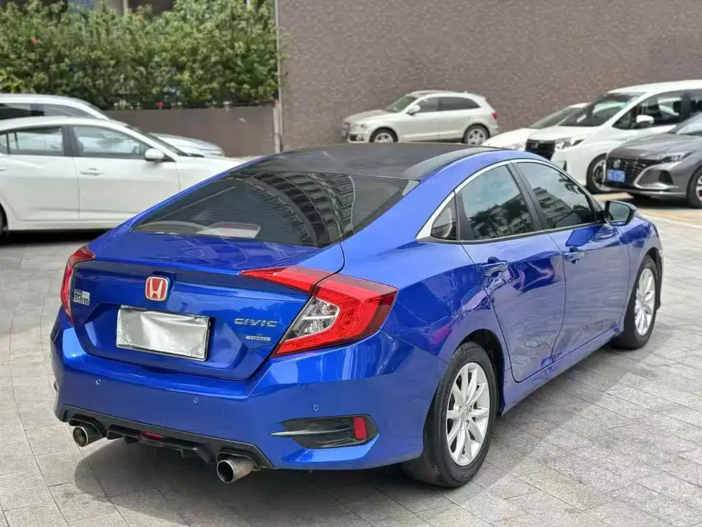 Honda Civic — фото 7