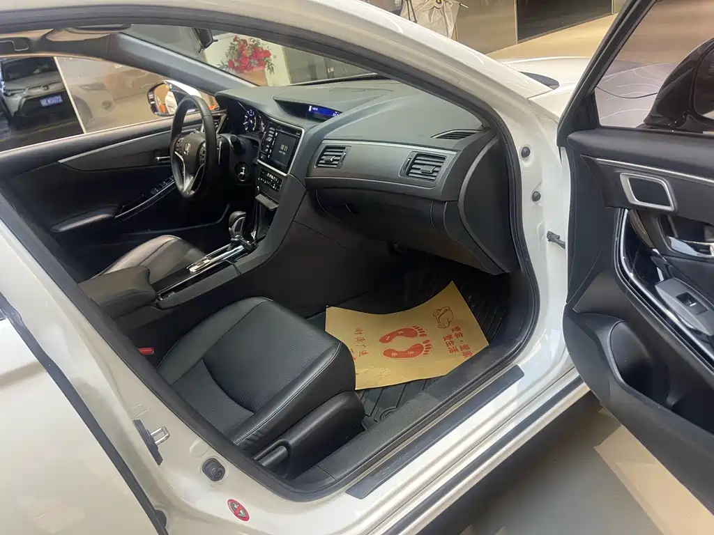 Honda Spirior — фото 17