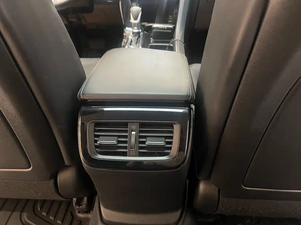 Honda Spirior — фото 19