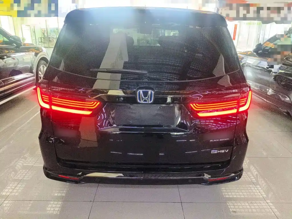 Honda Elysion — фото 22