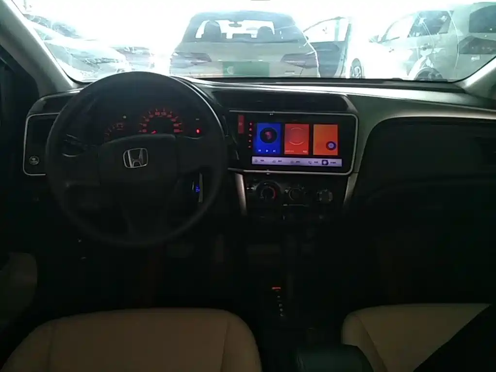 Honda City — фото 10